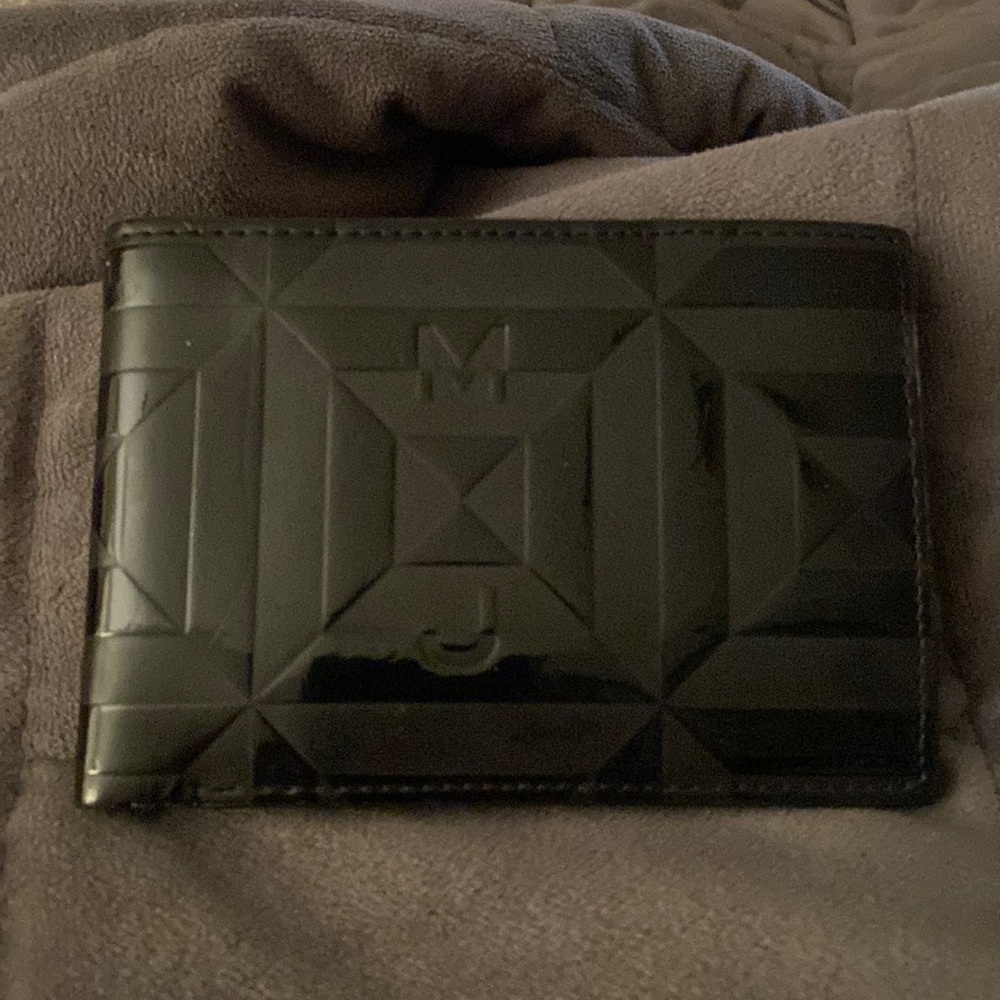 Jacobs by Marc Jacobs shiny black wallet